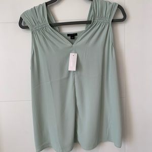 *3/$45* NWT Ann Taylor sleeveless v-neck top